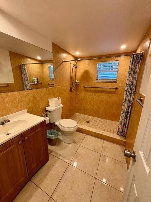 Quiet & Centrally Located House - Private Parking, Laundry And Storage For Luggage Miami Exterior photo